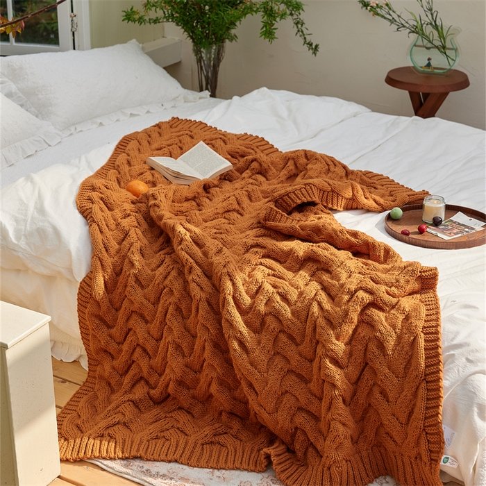 91家纺网 家纺一手货源 找家纺 暖绵绵家纺 2025新款腈纶枕头枕芯-佩诗亚【最低零售价：168元】 佩诗亚-落叶黄