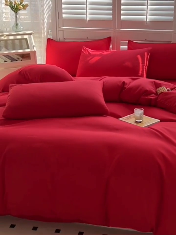 91家纺网 家纺一手货源 找家纺 啊雅家居 2025新款学生宿舍双拼磨毛被套床单床笠单品三件套四件套 红色