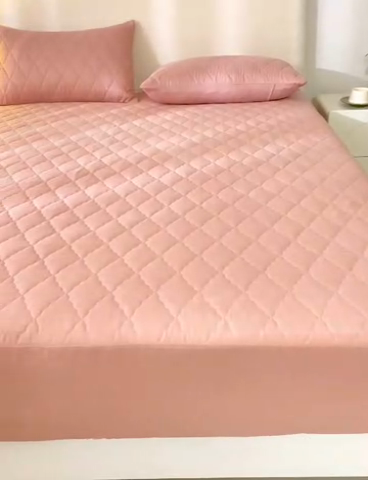 91家纺网 家纺一手货源 找家纺 漫仙阁家纺 2025新款防水夹棉床笠 豆沙粉