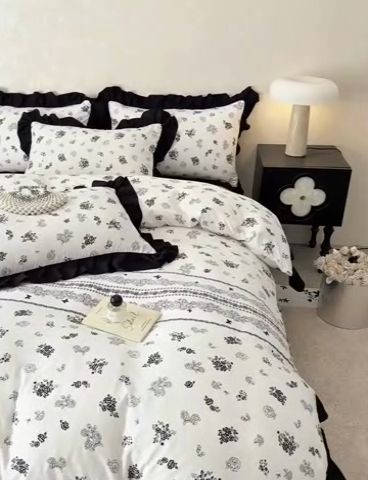91家纺网 家纺一手货源 找家纺 上尚居 2025新款法式花边赫本风印花云朵棉四件套 花馨