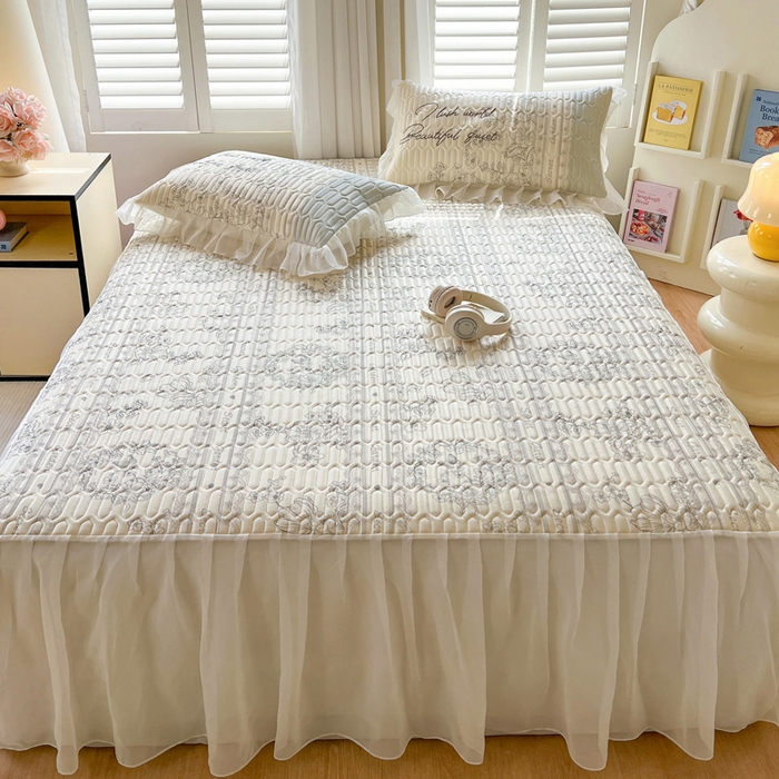 91家纺网 家纺一手货源 找家纺 （总）沐慕 2025新款床裙款凉感丝凉席三件套