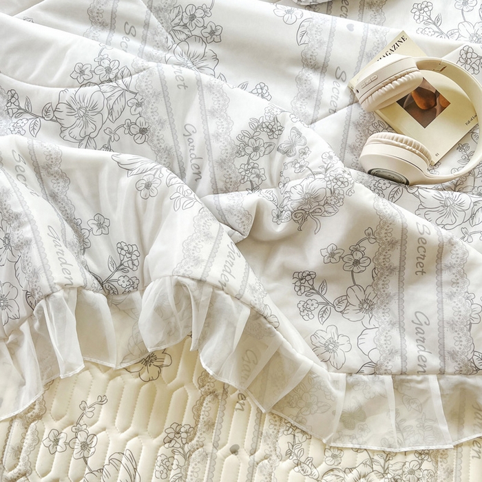 91家纺网 家纺一手货源 找家纺 沐慕 2025新款床裙款凉感丝凉席三件套 床裙-爱丽丝白