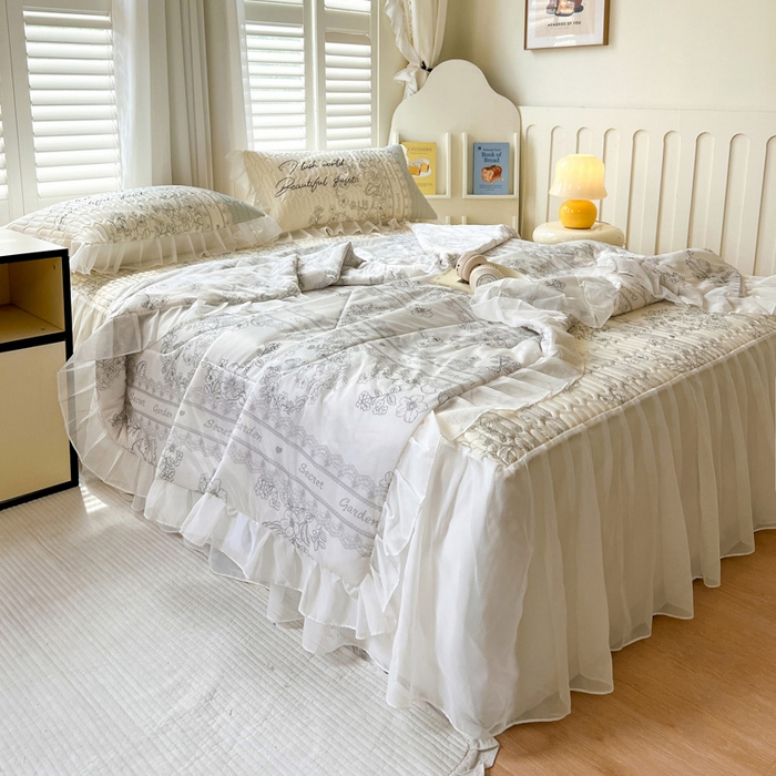 91家纺网 家纺一手货源 找家纺 沐慕 2025新款床裙款凉感丝凉席三件套 床裙-爱丽丝白