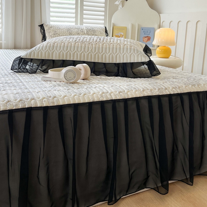 91家纺网 家纺一手货源 找家纺 沐慕 2025新款床裙款凉感丝凉席三件套 床裙-爱丽丝黑