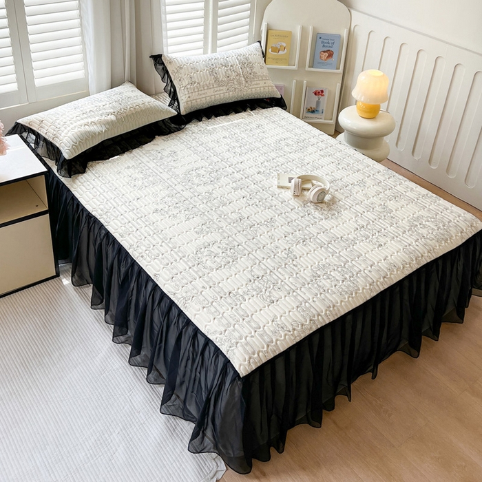 91家纺网 家纺一手货源 找家纺 沐慕 2025新款床裙款凉感丝凉席三件套 床裙-爱丽丝黑