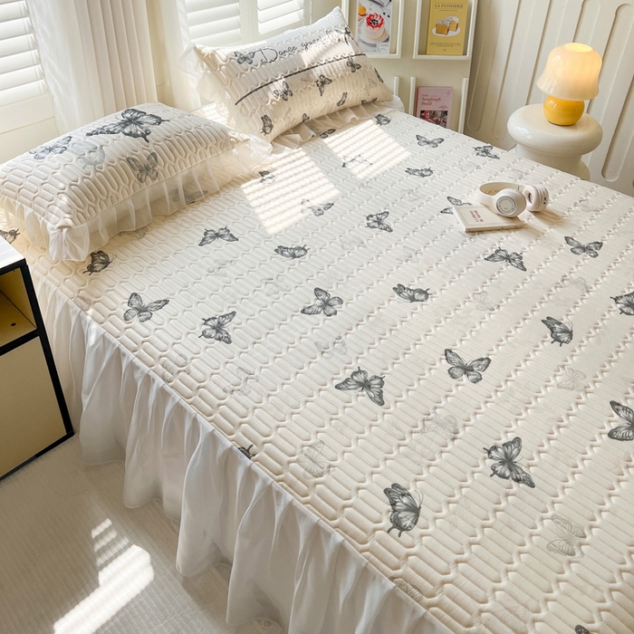 91家纺网 家纺一手货源 找家纺 沐慕 2025新款床裙款凉感丝凉席三件套 床裙-白蝴蝶