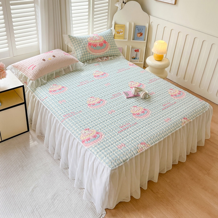 91家纺网 家纺一手货源 找家纺 沐慕 2025新款床裙款凉感丝凉席三件套 床裙-蛋糕猫咪