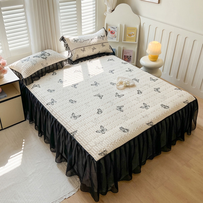 91家纺网 家纺一手货源 找家纺 沐慕 2025新款床裙款凉感丝凉席三件套 床裙-黑蝴蝶