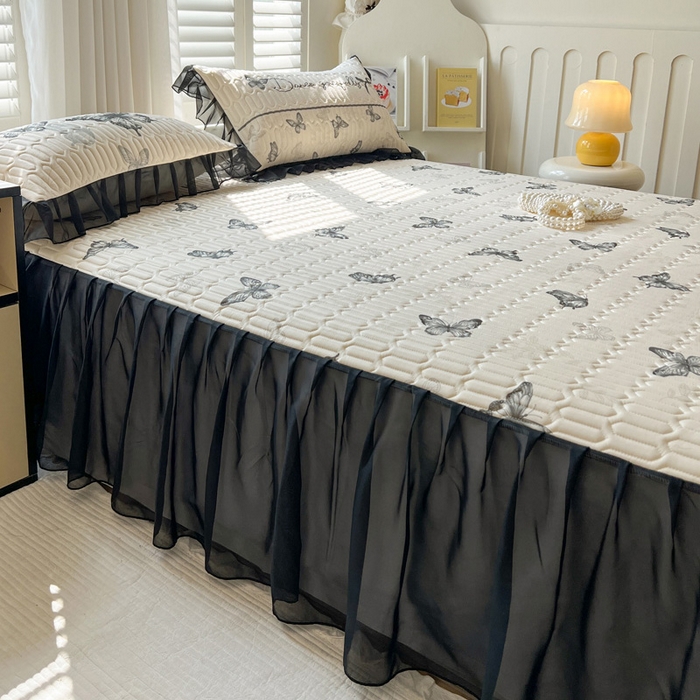 91家纺网 家纺一手货源 找家纺 沐慕 2025新款床裙款凉感丝凉席三件套 床裙-黑蝴蝶