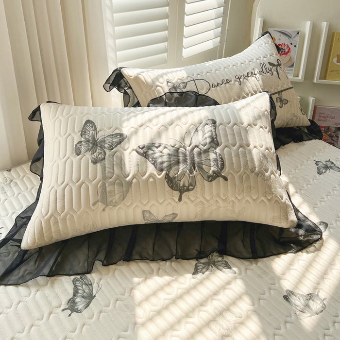 91家纺网 家纺一手货源 找家纺 沐慕 2025新款床裙款凉感丝凉席三件套 床裙-黑蝴蝶