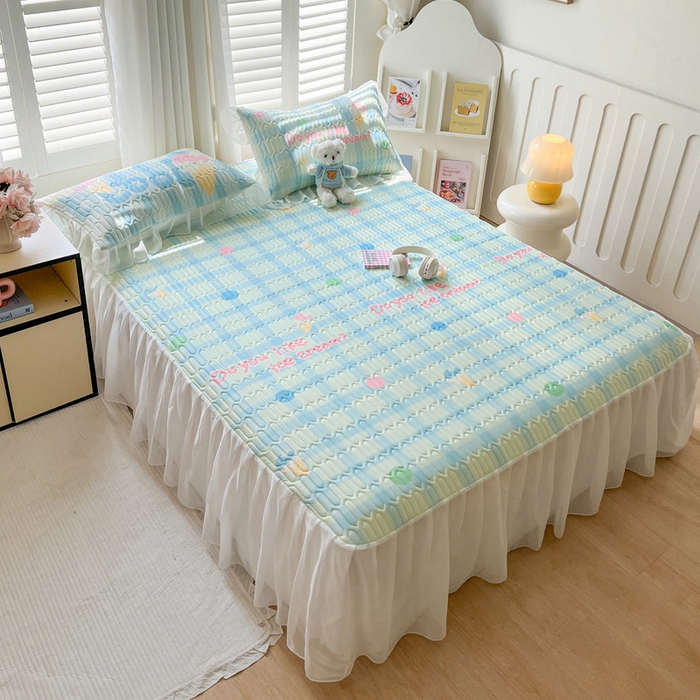 91家纺网 家纺一手货源 找家纺 沐慕 2025新款床裙款凉感丝凉席夏被四件套 床裙-多巴胺