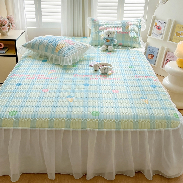 91家纺网 家纺一手货源 找家纺 沐慕 2025新款床裙款凉感丝凉席夏被四件套 床裙-多巴胺