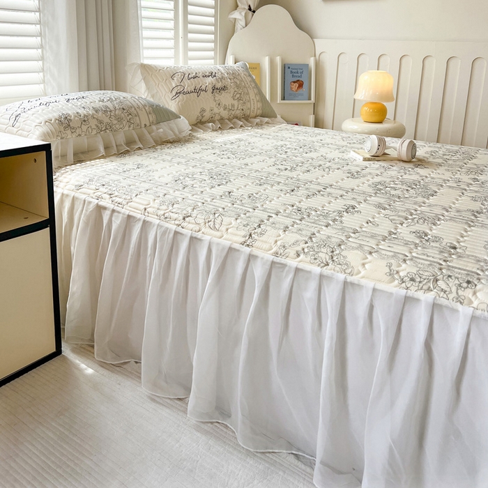 91家纺网 家纺一手货源 找家纺 沐慕 2025新款床裙款凉感丝凉席夏被四件套 床裙-爱丽丝白