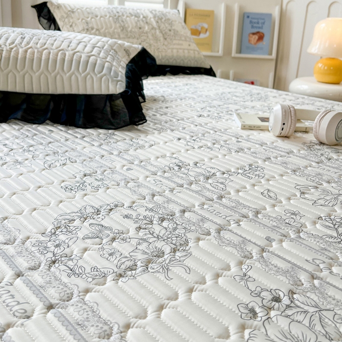 91家纺网 家纺一手货源 找家纺 沐慕 2025新款床裙款凉感丝凉席夏被四件套 床裙-爱丽丝黑