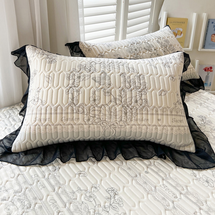 91家纺网 家纺一手货源 找家纺 沐慕 2025新款床裙款凉感丝凉席夏被四件套 床裙-爱丽丝黑