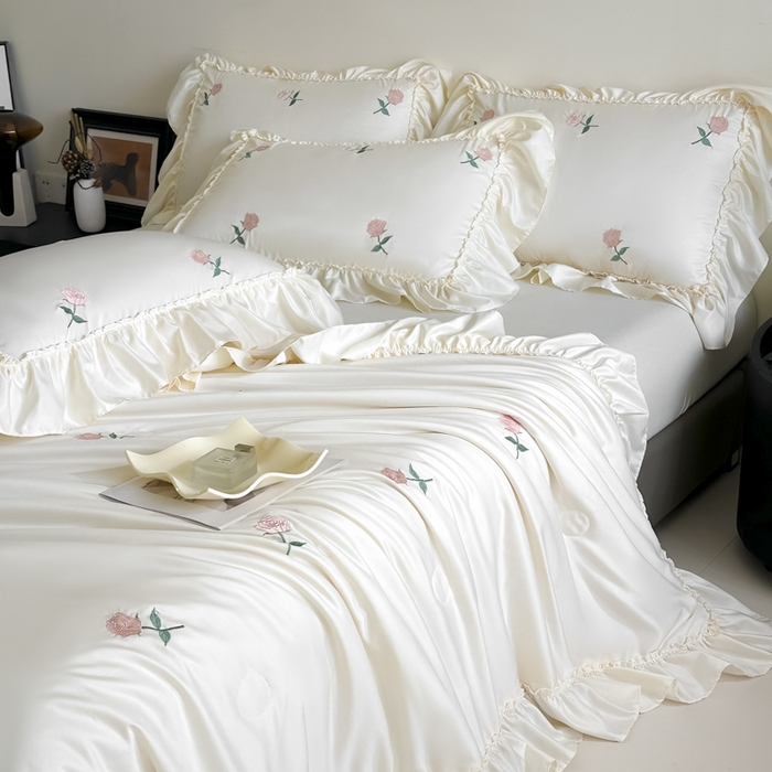 91家纺网 家纺一手货源 找家纺 红嘴企鹅 2025新款冰丝贴边花边夏被夏凉被空调被四件套 冰丝玫瑰花-白