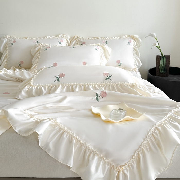 91家纺网 家纺一手货源 找家纺 红嘴企鹅 2025新款冰丝贴边花边夏被夏凉被空调被四件套 冰丝玫瑰花-白