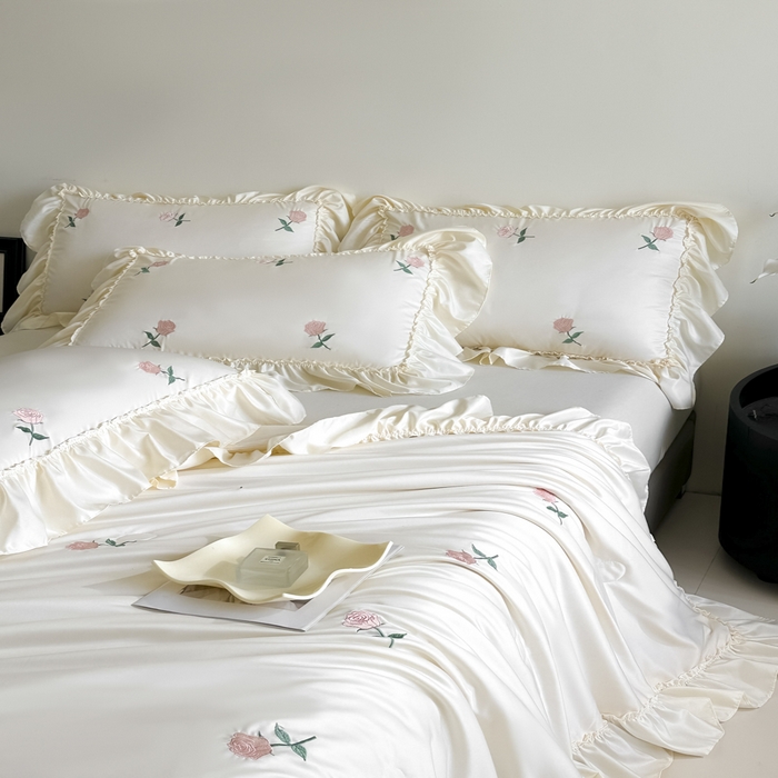 91家纺网 家纺一手货源 找家纺 红嘴企鹅 2025新款冰丝贴边花边夏被夏凉被空调被四件套 冰丝玫瑰花-白