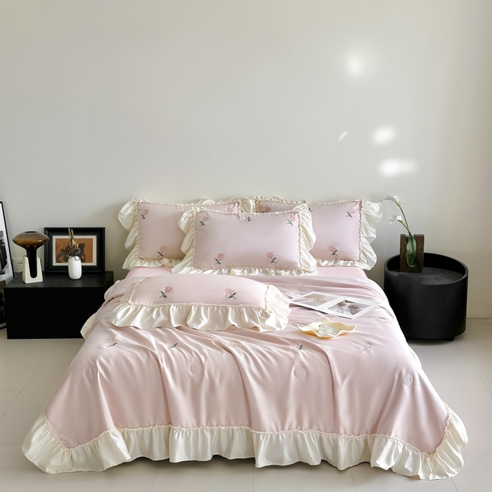 91家纺网 家纺一手货源 找家纺 红嘴企鹅 2025新款冰丝贴边花边夏被夏凉被空调被四件套 冰丝玫瑰花-粉