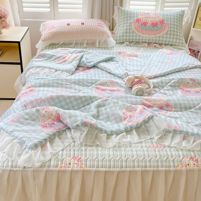 91家纺网 家纺一手货源 找家纺 沐慕 2025新款床裙款凉感丝凉席夏被四件套 床裙-蛋糕猫咪