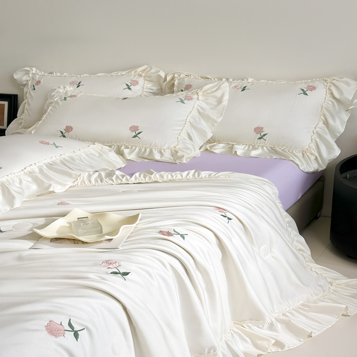 91家纺网 家纺一手货源 找家纺 红嘴企鹅 2025新款冰丝贴边花边夏被夏凉被空调被四件套 冰丝玫瑰花-紫