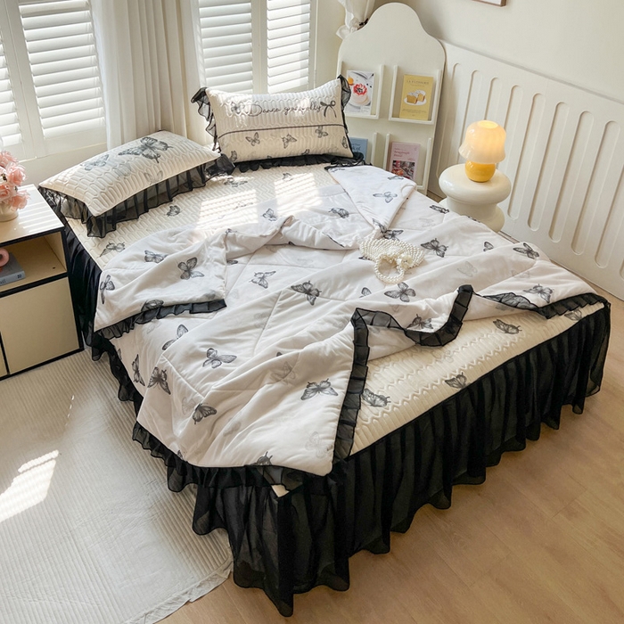 91家纺网 家纺一手货源 找家纺 沐慕 2025新款床裙款凉感丝凉席夏被四件套 床裙-黑蝴蝶