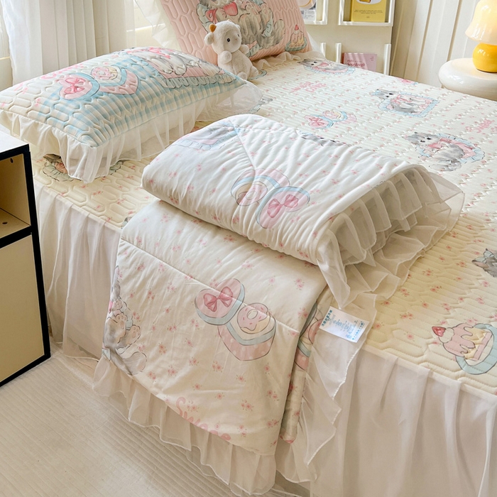 91家纺网 家纺一手货源 找家纺 沐慕 2025新款床裙款凉感丝凉席夏被四件套 床裙-玫瑰粉喵