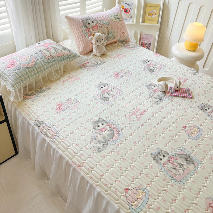 91家纺网 家纺一手货源 找家纺 沐慕 2025新款床裙款凉感丝凉席夏被四件套 床裙-玫瑰粉喵