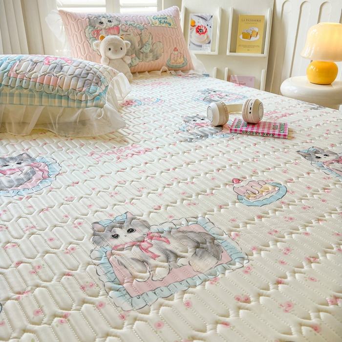 91家纺网 家纺一手货源 找家纺 沐慕 2025新款床裙款凉感丝凉席夏被四件套 床裙-玫瑰粉喵