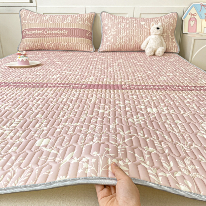 91家纺网 家纺一手货源 找家纺 沐慕 2025新款高克重小清新乳胶凉席-风格一 粉漾花境