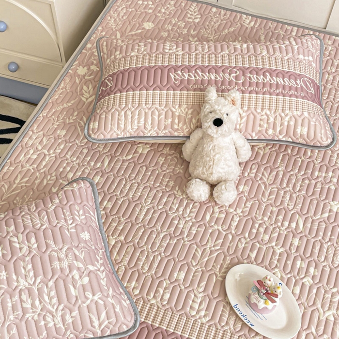 91家纺网 家纺一手货源 找家纺 沐慕 2025新款高克重小清新乳胶凉席-风格一 粉漾花境