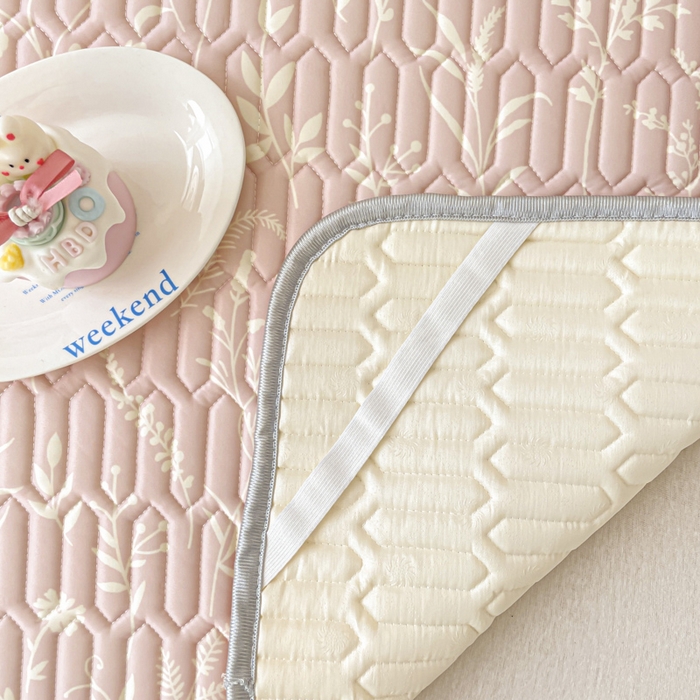 91家纺网 家纺一手货源 找家纺 沐慕 2025新款高克重小清新乳胶凉席-风格一 粉漾花境