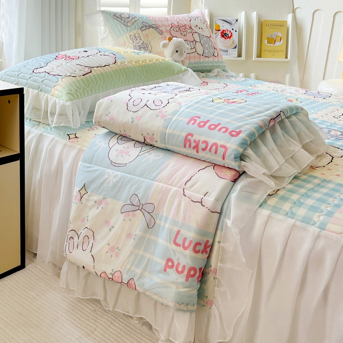 91家纺网 家纺一手货源 找家纺 沐慕 2025新款床裙款凉感丝凉席夏被四件套 床裙-甜心宝贝