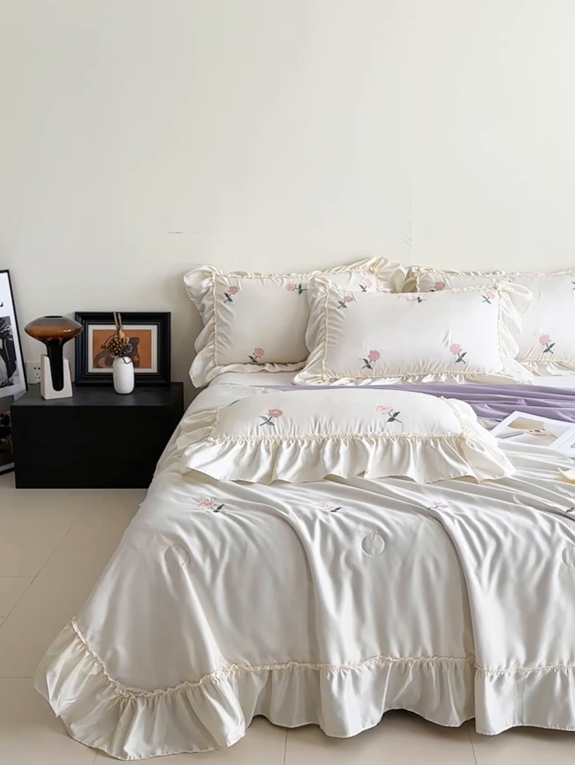 91家纺网 家纺一手货源 找家纺 红嘴企鹅 2025新款冰丝贴边花边夏被夏凉被空调被四件套 冰丝玫瑰花-紫