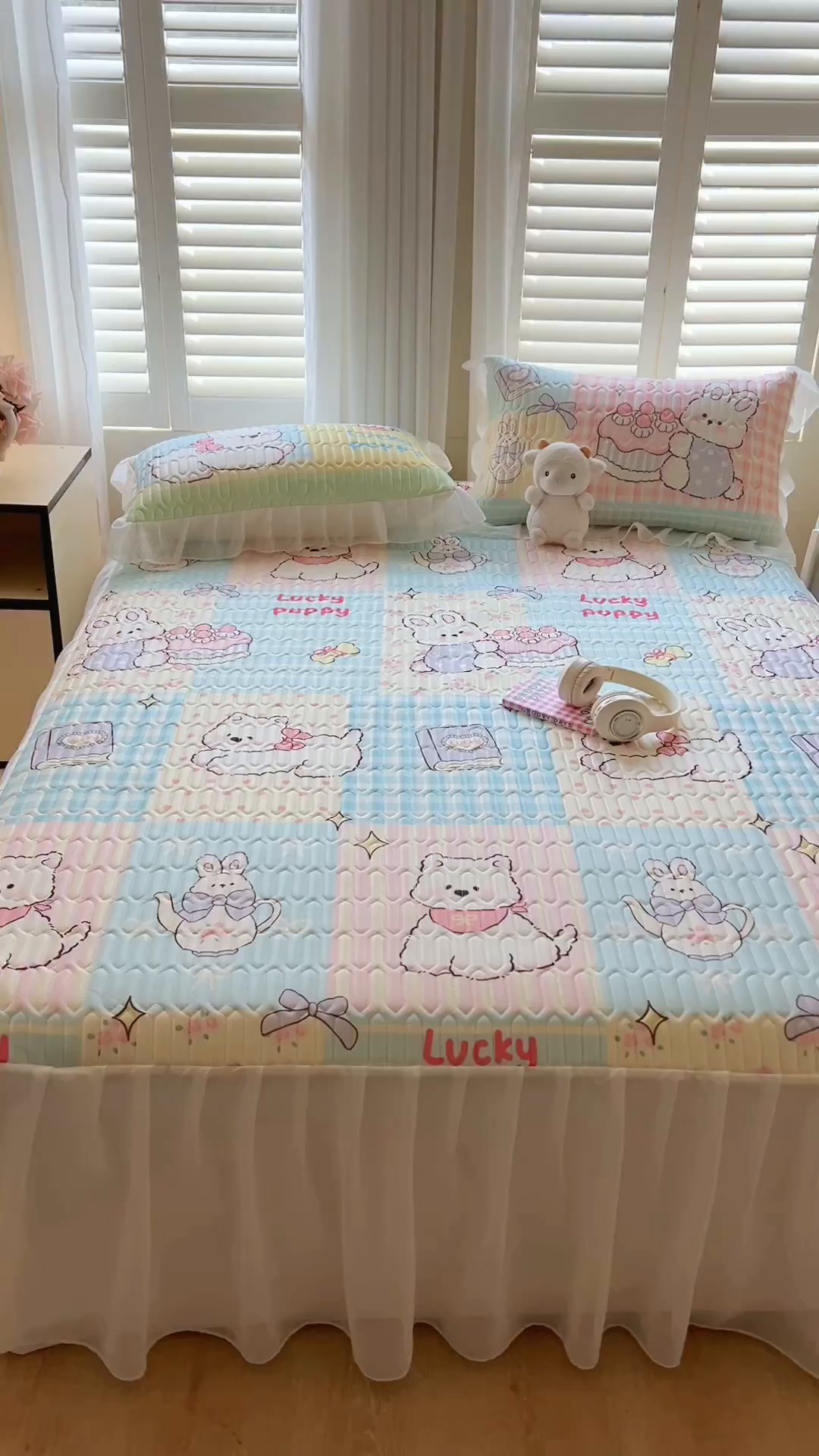 91家纺网 家纺一手货源 找家纺 沐慕 2025新款床裙款凉感丝凉席夏被四件套 床裙-甜心宝贝