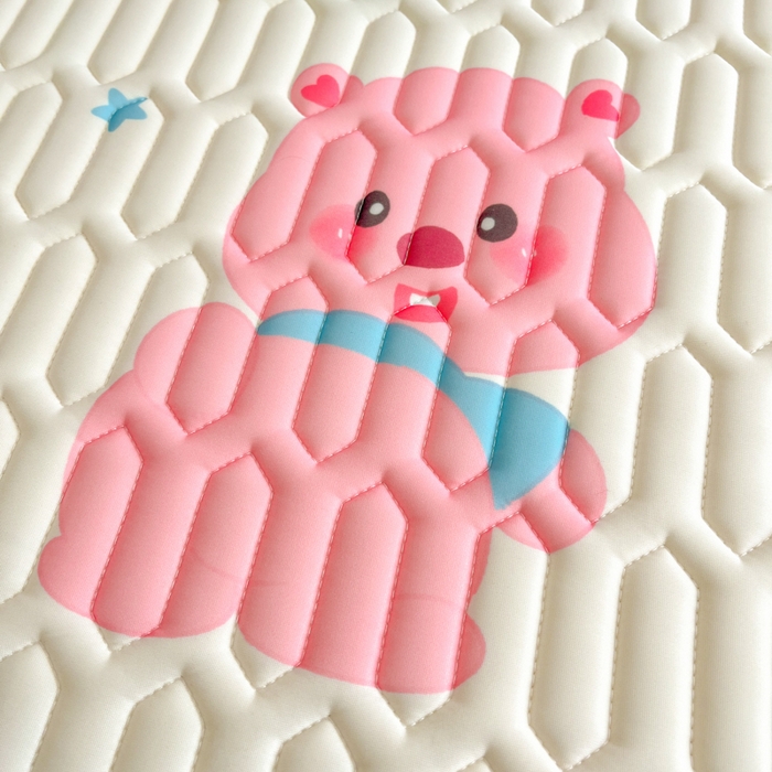 91家纺网 家纺一手货源 找家纺 沐慕 2025新款高克重小清新乳胶凉席-风格一 可爱粉猪