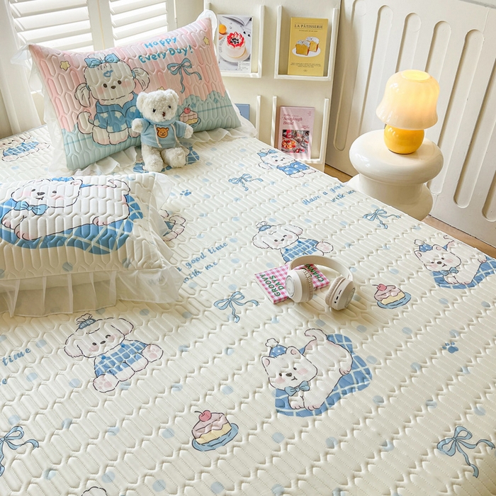 91家纺网 家纺一手货源 找家纺 沐慕 2025新款床裙款凉感丝凉席夏被四件套 床裙-小奶狗