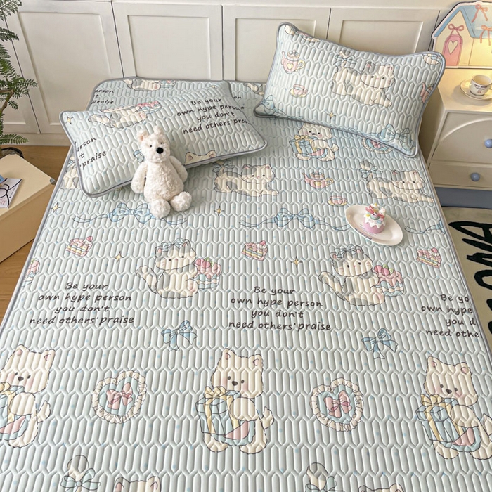 91家纺网 家纺一手货源 找家纺 沐慕 2025新款高克重小清新乳胶凉席-风格一 萌宠礼物