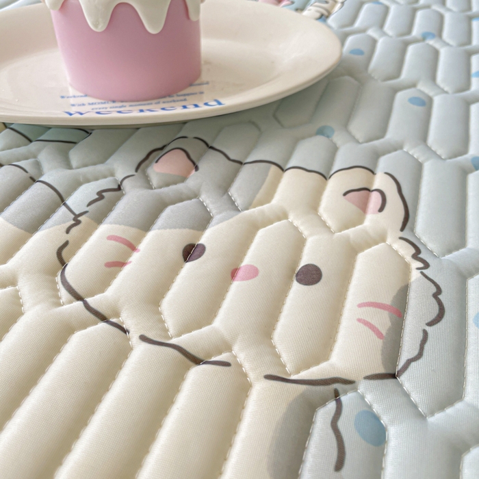 91家纺网 家纺一手货源 找家纺 沐慕 2025新款高克重小清新乳胶凉席-风格一 萌宠礼物