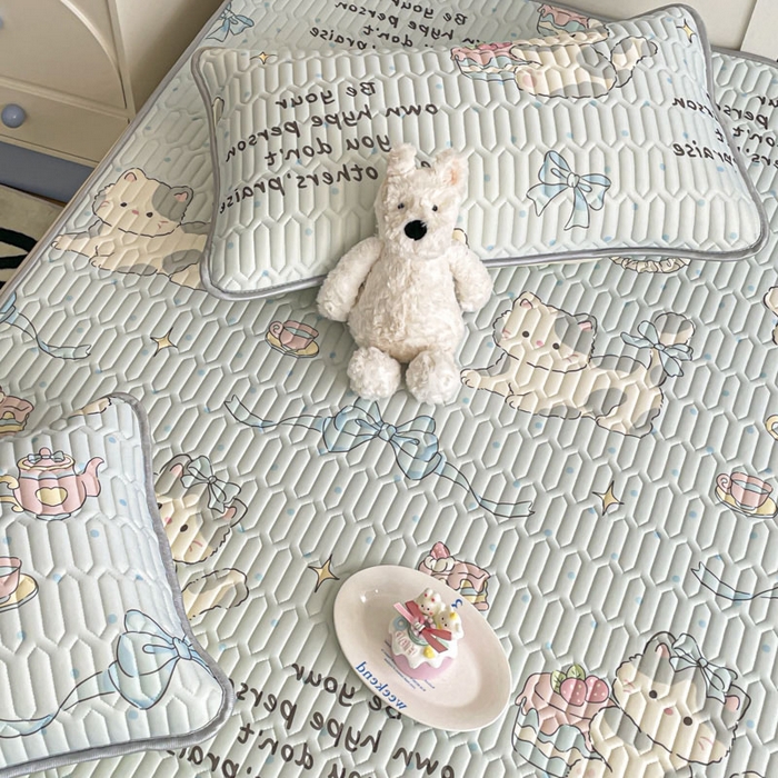 91家纺网 家纺一手货源 找家纺 沐慕 2025新款高克重小清新乳胶凉席-风格一 萌宠礼物