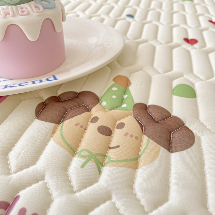 91家纺网 家纺一手货源 找家纺 沐慕 2025新款高克重小清新乳胶凉席-风格一 三小只