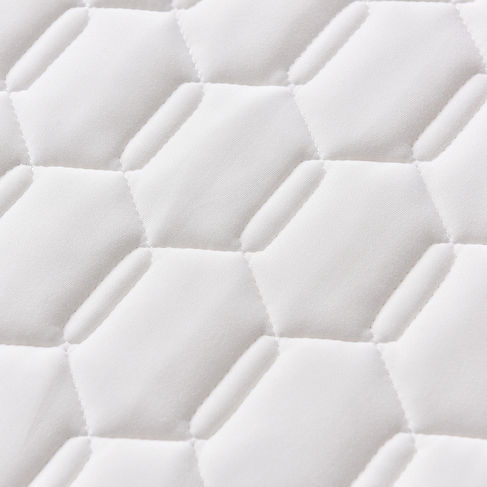 91家纺网 家纺一手货源 找家纺 亿丁点床垫 2025新款针织棉乳胶记忆棉护脊床垫-双人大床 六边形白色