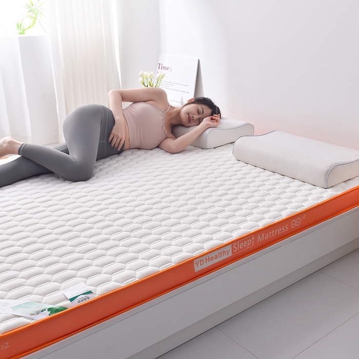 91家纺网 家纺一手货源 找家纺 亿丁点床垫 2025新款针织棉乳胶记忆棉护脊床垫-双人大床 六边形白色