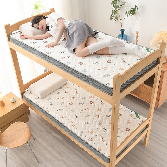 91家纺网 家纺一手货源 找家纺 亿丁点床垫 2025新款针织棉乳胶记忆棉护脊床垫-学生床垫 立体小森林