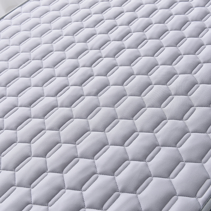 91家纺网 家纺一手货源 找家纺 亿丁点床垫 2025新款针织棉乳胶记忆棉护脊床垫-学生床垫 六边形灰色