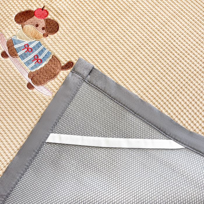 91家纺网 家纺一手货源 找家纺 沐慕 2025新款绣花PE凉感豆豆凉席席子 三只腊肠狗-咖