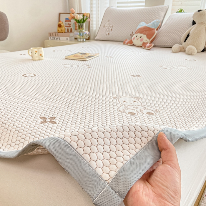 91家纺网 家纺一手货源 找家纺 梦初语 2025夏季新款冰丝凉感豆豆凉席床垫夏天学生宿舍可水洗单人席子凉席-直播爆款 暴力小熊-卡其