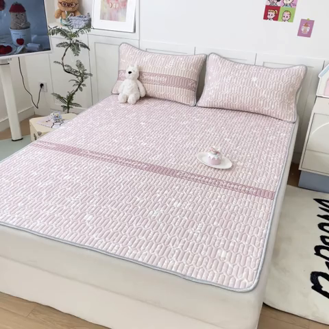 91家纺网 家纺一手货源 找家纺 沐慕 2025新款高克重小清新乳胶凉席-风格一 粉漾花境