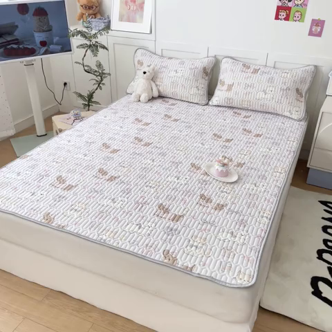 91家纺网 家纺一手货源 找家纺 沐慕 2025新款高克重小清新乳胶凉席-风格一 萌宠乐园