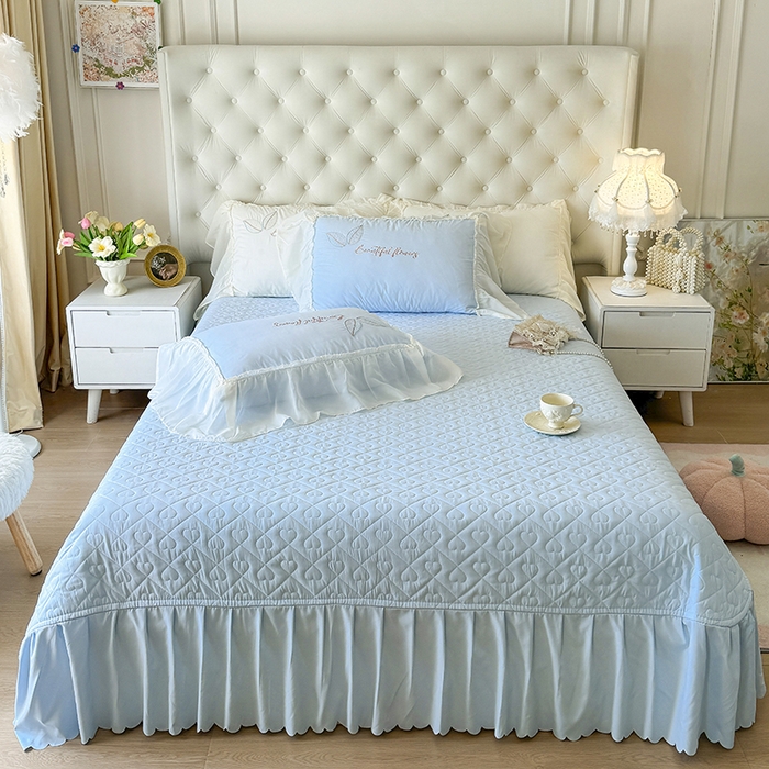 91家纺网 家纺一手货源 找家纺 宅家居 2025新款法式花边浪漫花卉爱心刺绣绗绣床盖夏被夏凉被空调被四件套-玫瑰之恋 玫瑰之恋-浅蓝